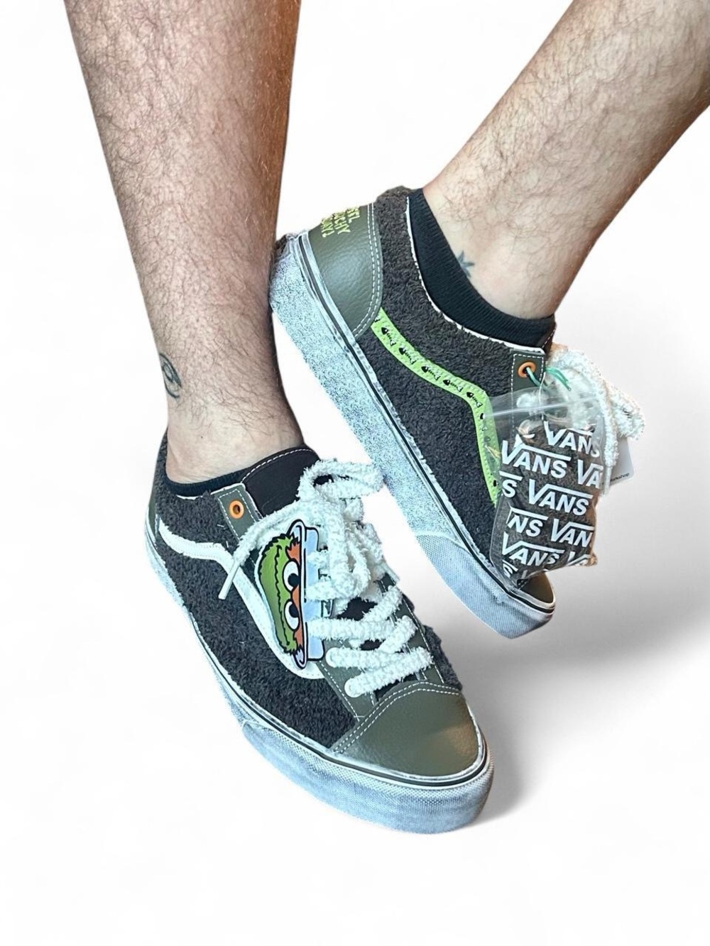ASIA EXCLUSIVE: Vans x Sesame Street style 36, Oscar the Grouch - Picture 2 of 6